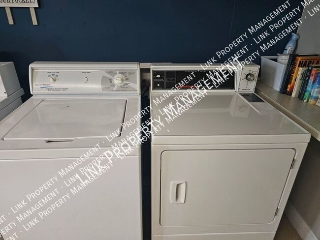 Building Photo - 1131 Stringers Ridge Rd