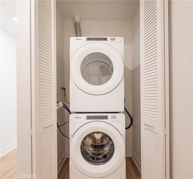 Building Photo - 3211 Rivington