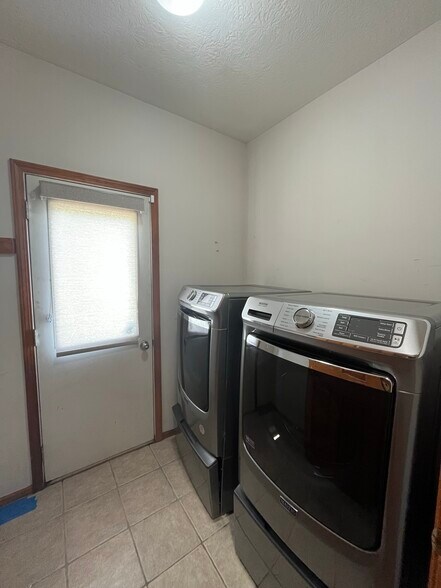 Building Photo - 7960 Compton Ct