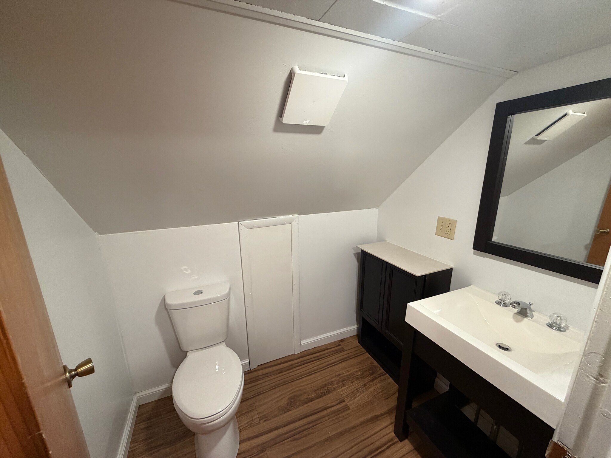 Building Photo - 108 Essex St