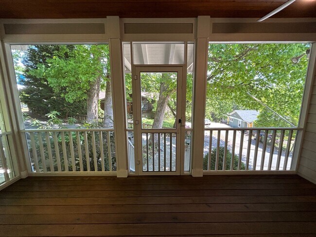 Building Photo - Central AVL - Custom Built, Made for Enter...