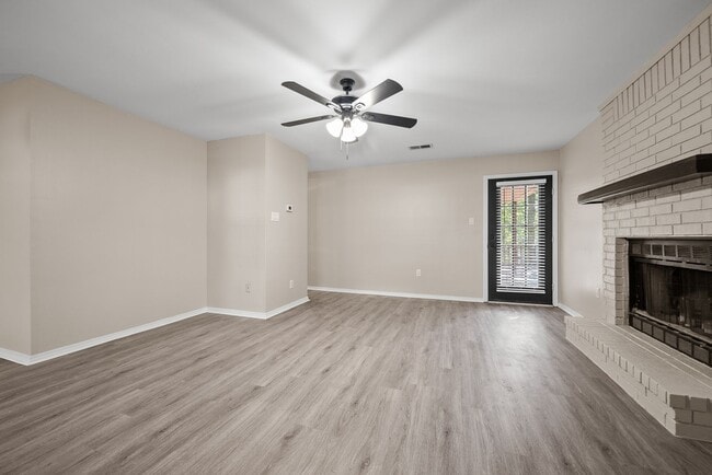 Building Photo - 24 Oak Ridge Dr