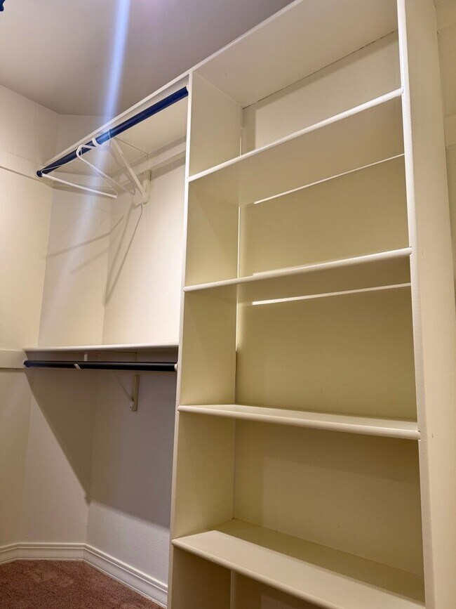 Building Photo - 2 bedroom Golf course Condo