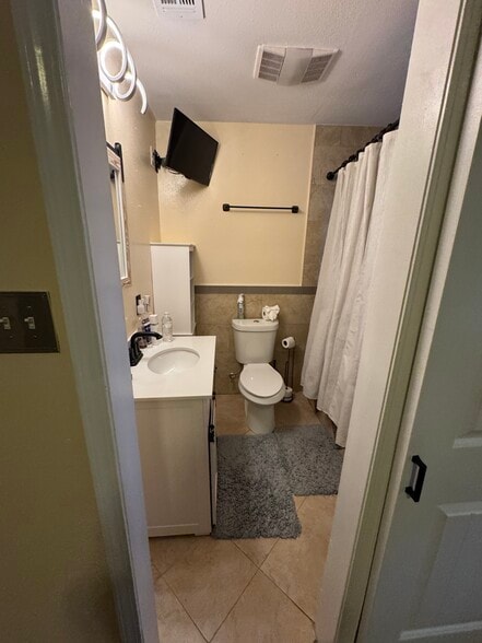 Building Photo - 2653 Madrid St