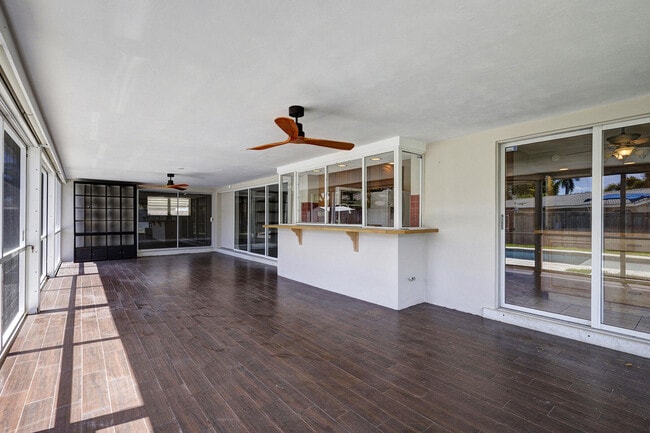 Building Photo - 800 SW 12th Ave