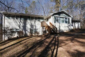 Building Photo - 3165 Laura Ln