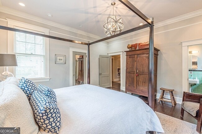 Building Photo - 1878 Cambridge Ave