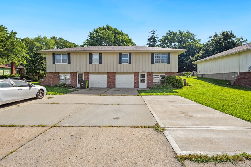 Primary Photo - 16713 Bel Ray Blvd