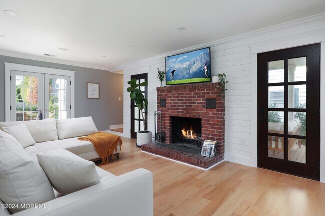 Building Photo - 408 Central Ave