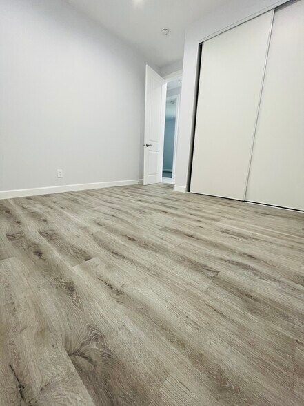 Building Photo - 15410 Firmona Ave