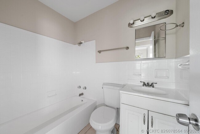 Building Photo - 1297 NW Charlie Green Dr
