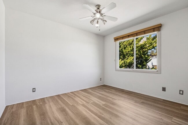 Building Photo - 1618 Fernside Blvd