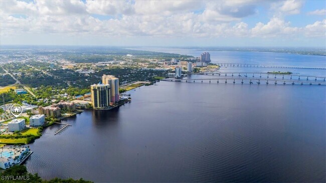 Building Photo - 2885 Palm Beach Blvd