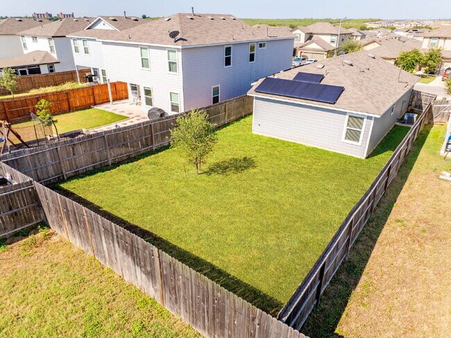 Building Photo - SOLAR Powered Home for Utility Savings! 1 MONTH FREE RENT WITH 20 MONTH LEASE!