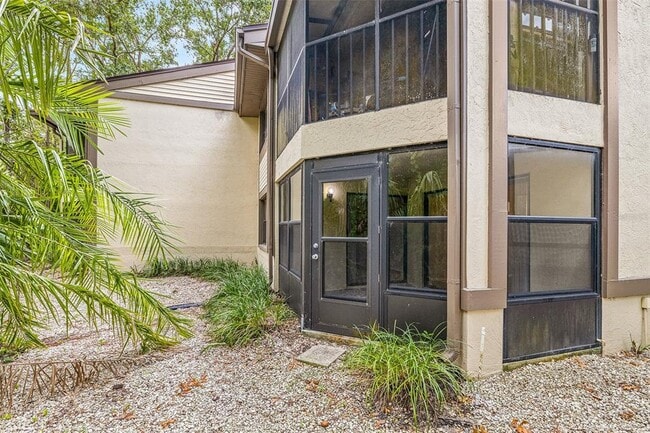 Building Photo - 125 Woodlake Wynde