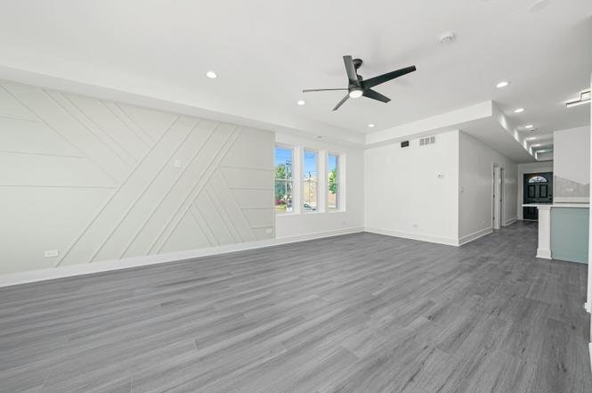 Building Photo - 322 S Kostner Ave