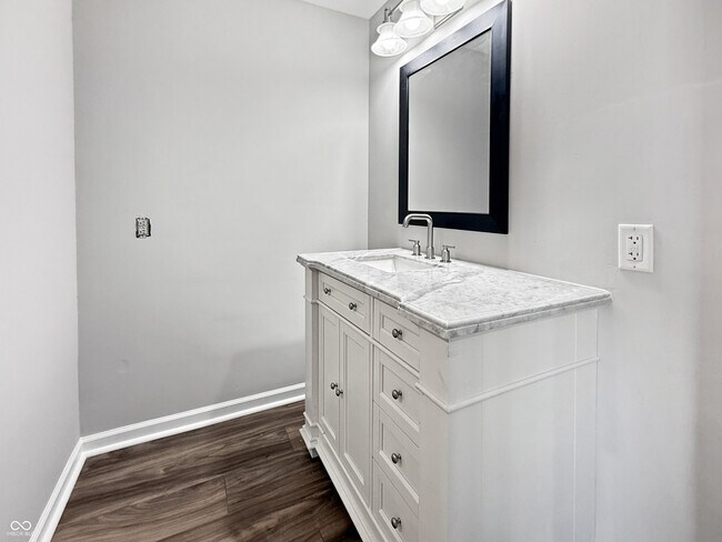 Building Photo - 5325 W Smith Valley Rd