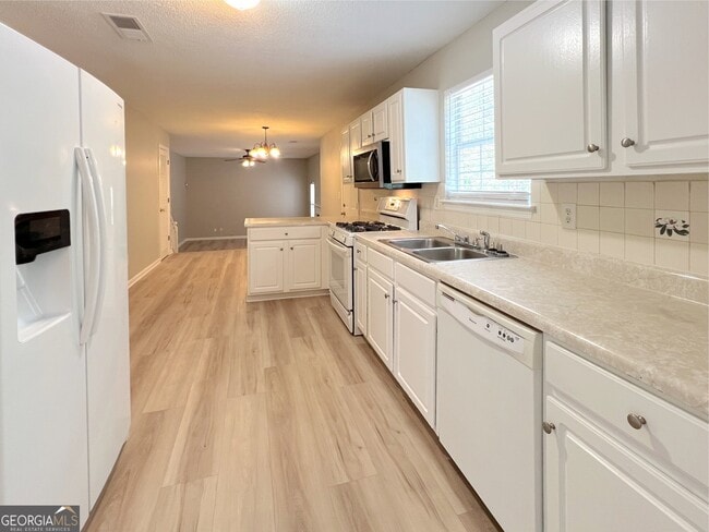Building Photo - 5983 Hitt Lake Trail