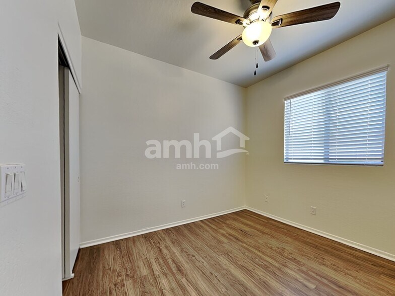 Building Photo - 11170 W Almeria Rd