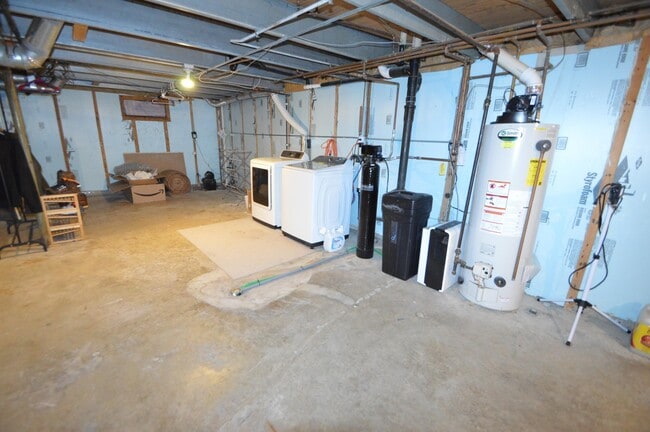 Building Photo - 610 Elizabeth St