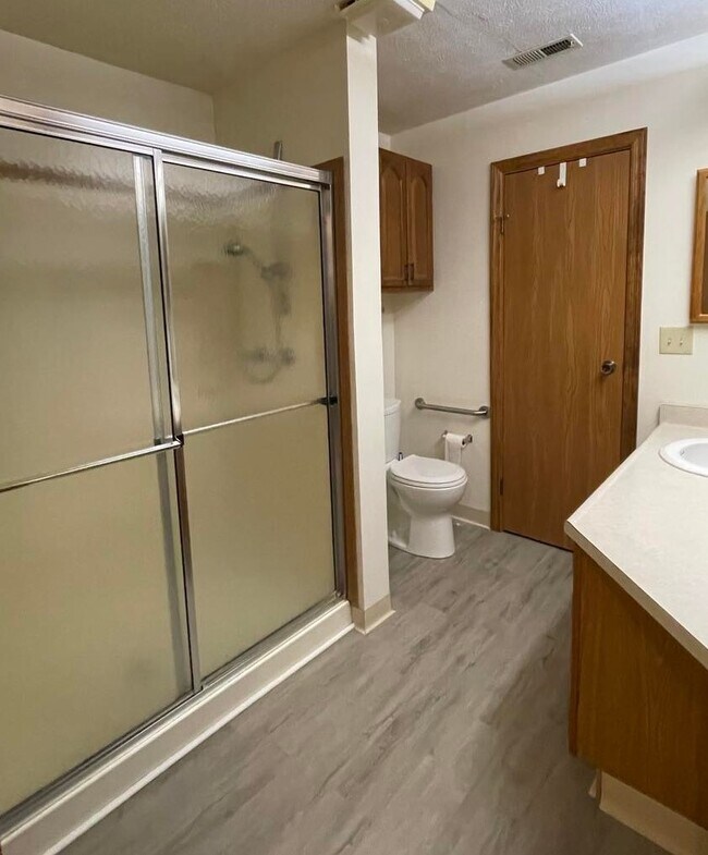 Building Photo - 69 Ashford Dr