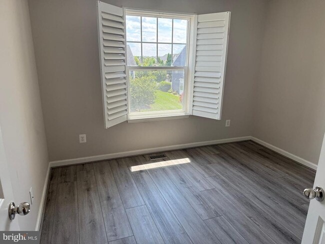 Building Photo - 113 Blackford Dr
