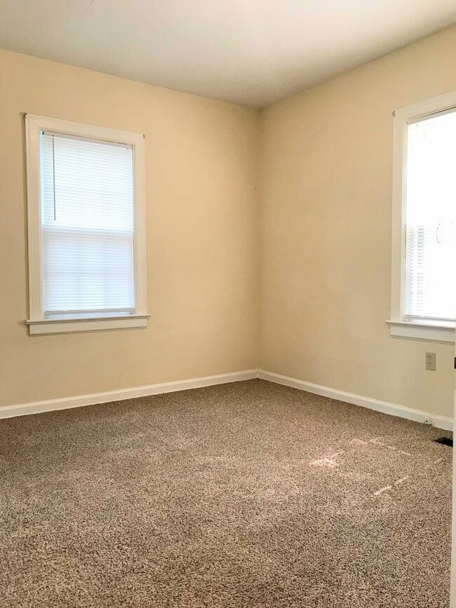 Building Photo - Cute 2 Bed 1 Bath in Good Neighborhood