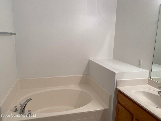 Building Photo - 1737 Fairlight St NW