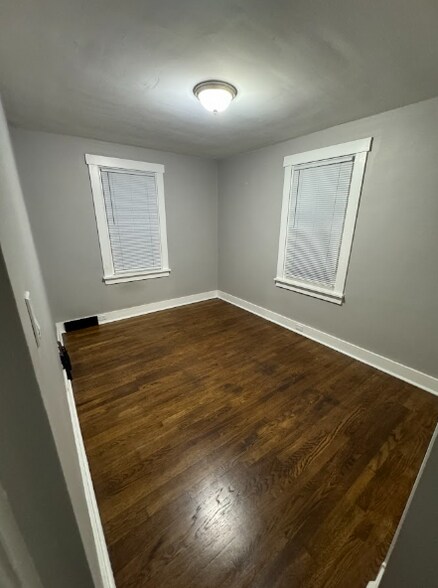 Building Photo - 662 Forest Ave