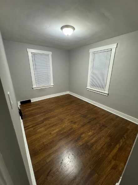 Building Photo - 662 Forest Ave