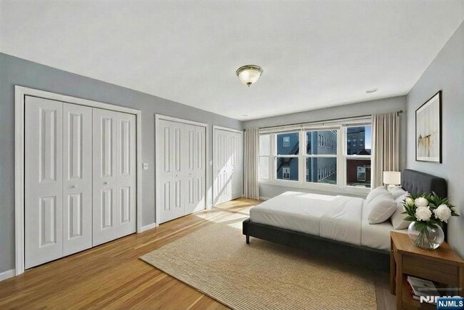 Building Photo - 364 New York Ave