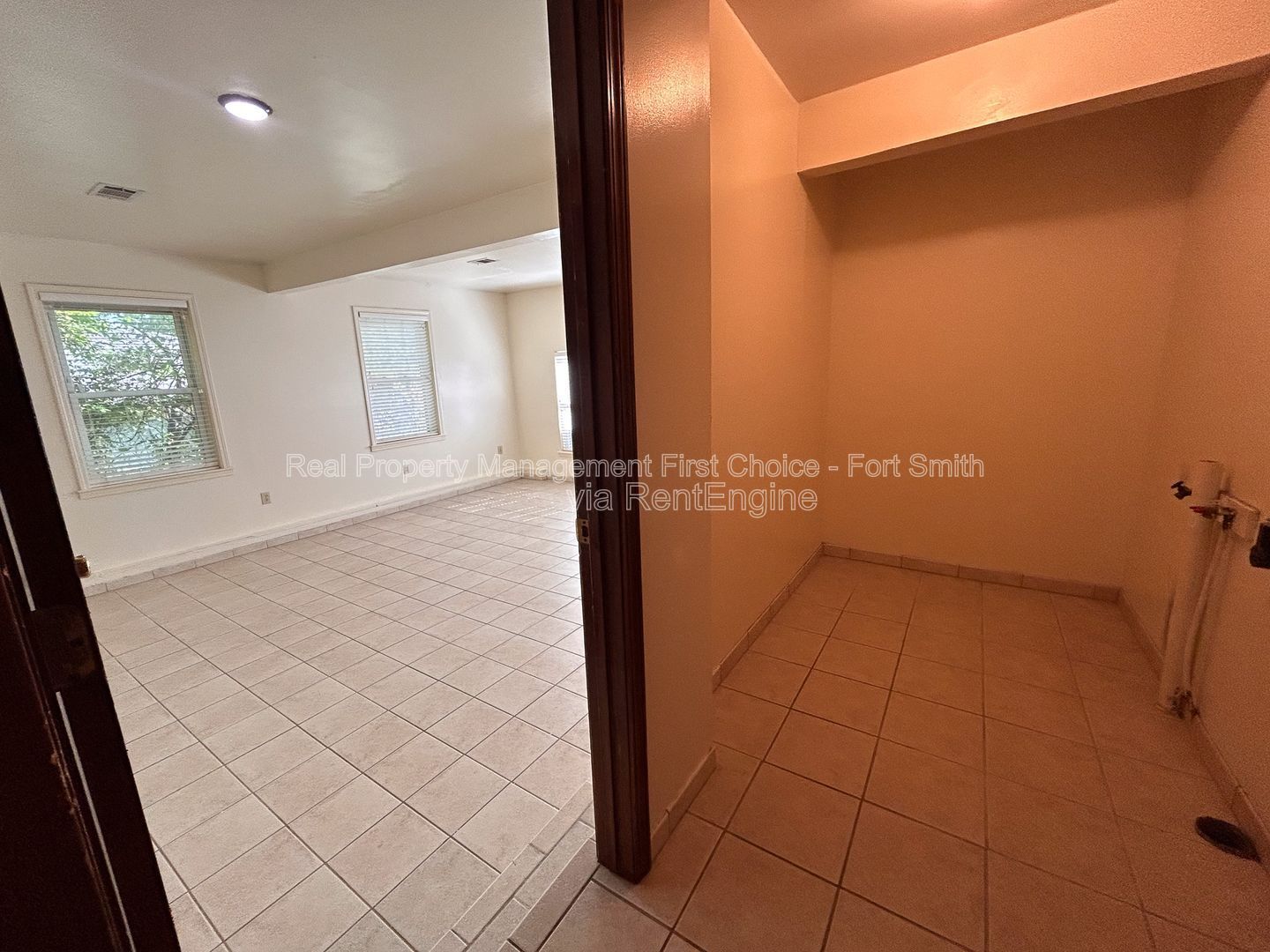 Building Photo - 1306 S 41st St