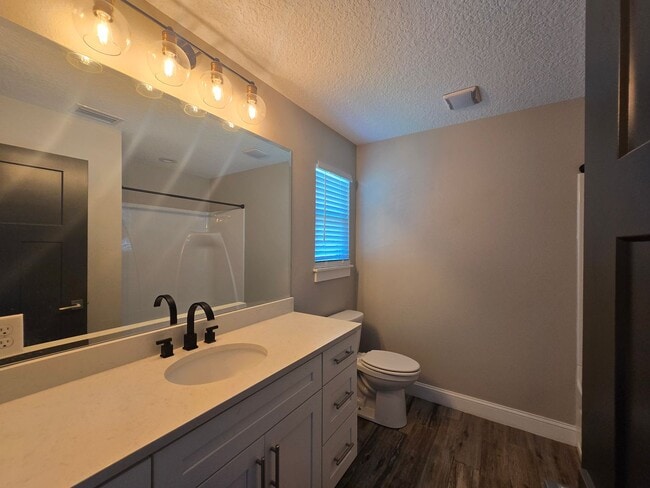Building Photo - Beautiful 3-Bedroom, 3-Bath Home with Bonu...