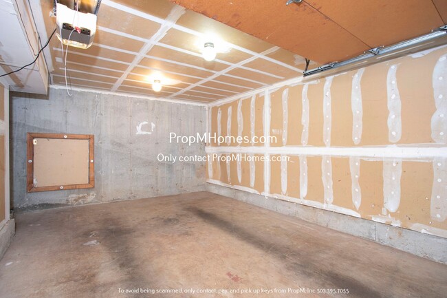 Building Photo - Fantastic Spacious Two Bedroom Multiplex U...