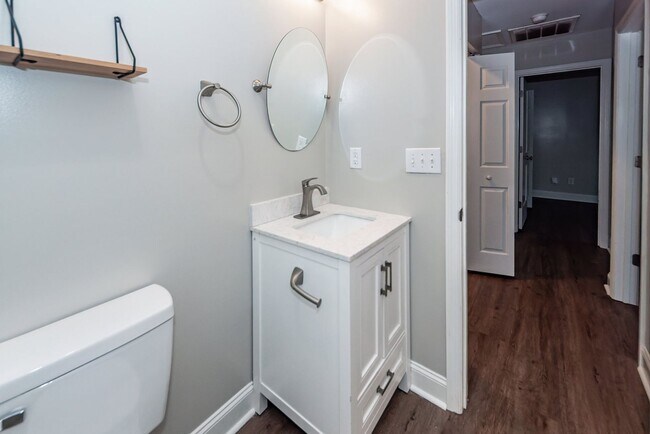 Building Photo - 3 Bedroom, 2 bathroom home in Moss Point - Ladson