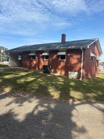 Building Photo - 8897 Asheville Hwy