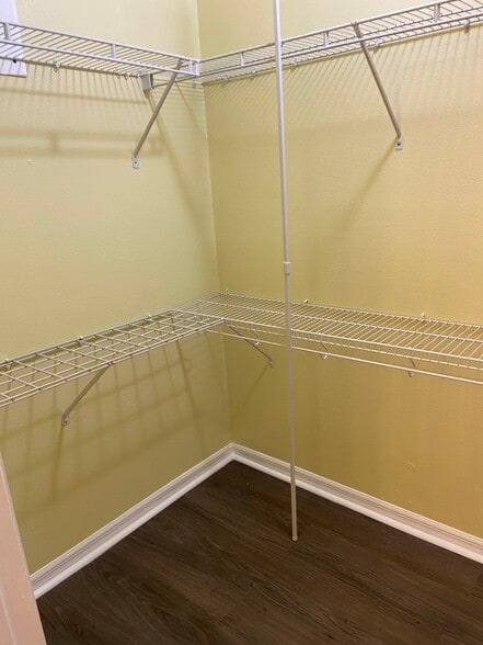 Closet master downstairs - 121 Melissa Pl