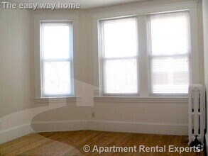 Building Photo - 156-158 Summer St Unit #214