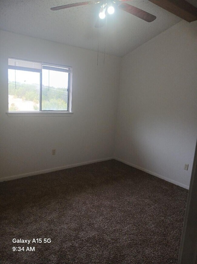 Building Photo - 913 N 7th St