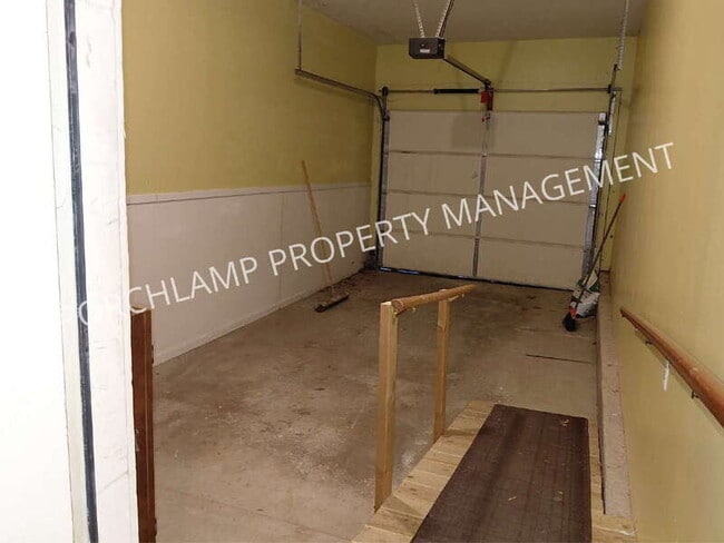 Building Photo - 587 Maryland Ave NE