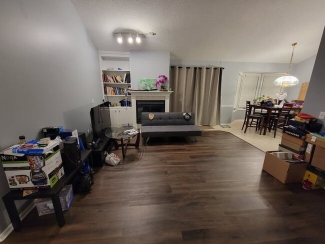 Building Photo - 6007 Belle Isle Ln