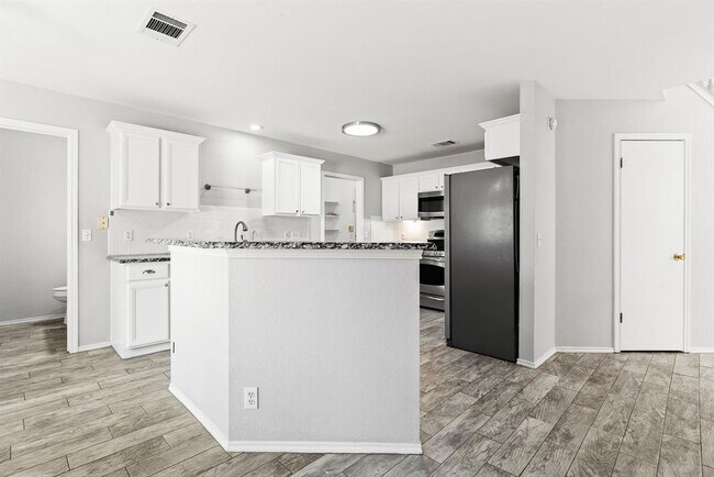 Building Photo - 16802 Bailey Jean Dr