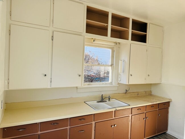 Building Photo - Broadwater Houses