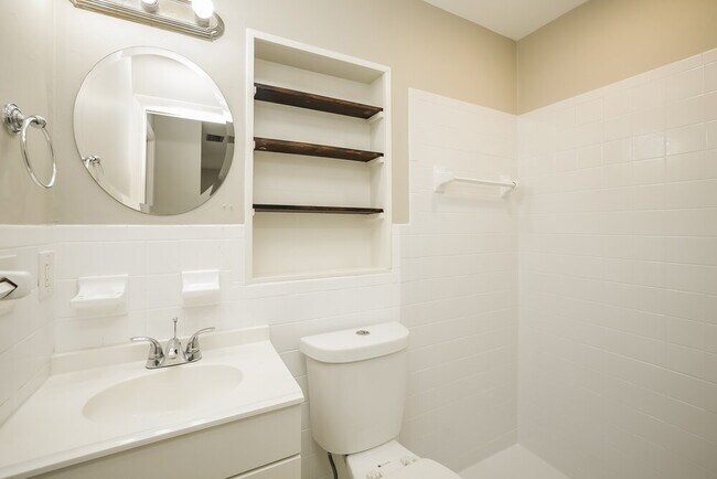 Building Photo - 8910 Cypress Lake Dr