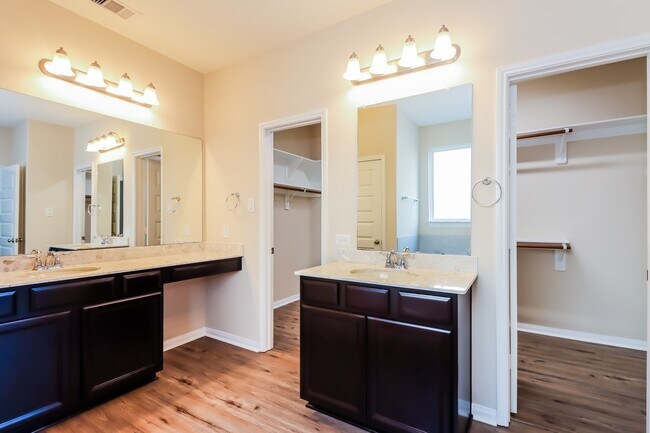 Building Photo - 6934 Jenny Lake Dr