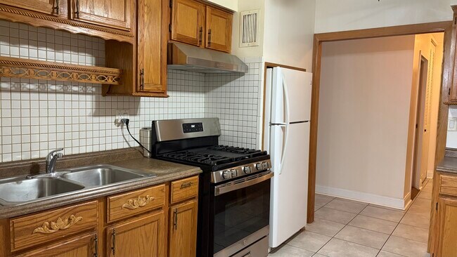 Building Photo - 9001 Golf Rd