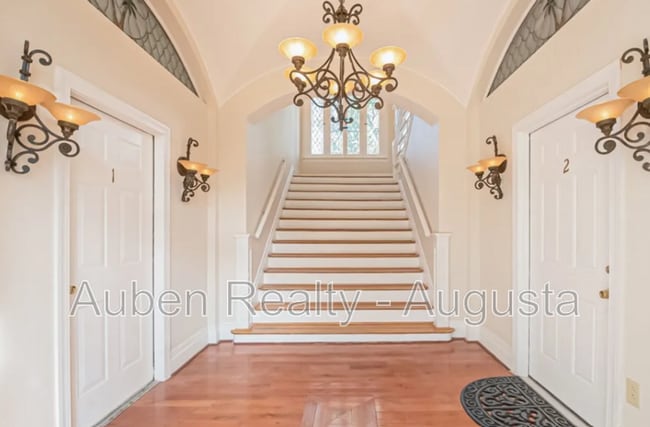 Building Photo - 239 Greene St