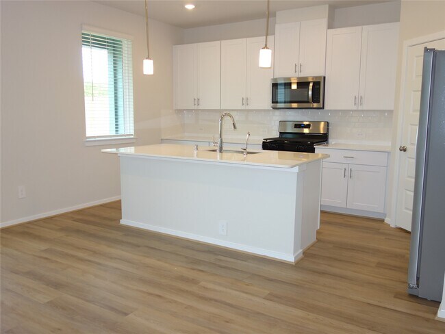 Building Photo - 701 Sand Dollar Dr