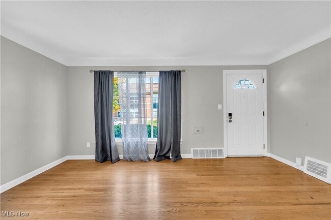 Building Photo - 25730 Shoreview Ave