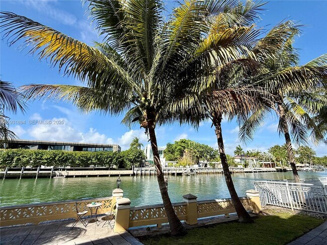 Building Photo - 4812 Pine Tree Dr